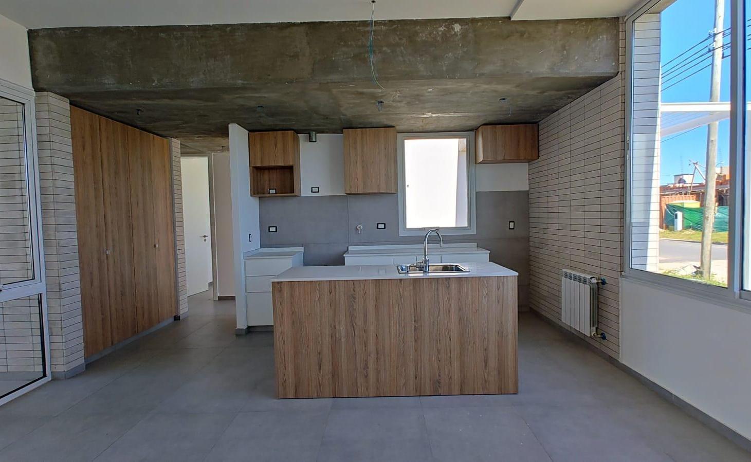 CASA de tres dormitorios EN UNA SOLA PLANTA, ubicado en RINCONES DE MANANTIALES!