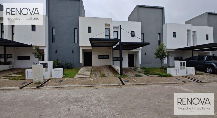 Hermoso dúplex de 3 DOR en Housing de Miradores de Manantiales!