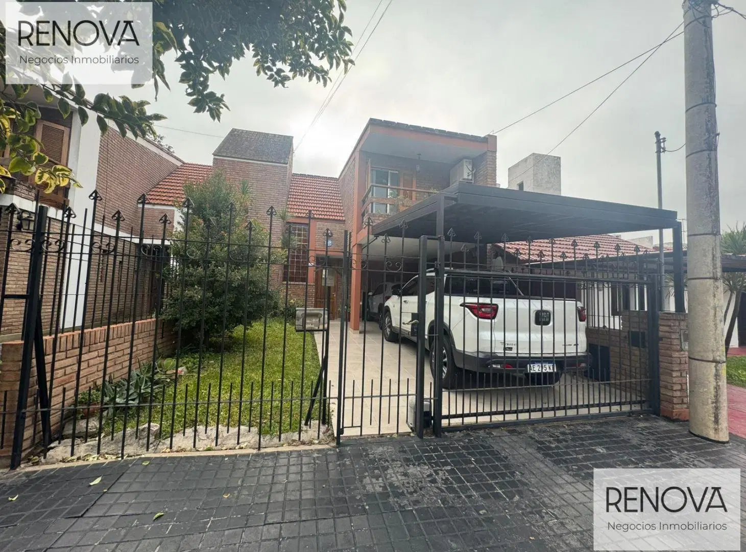 Excelente casa en alquiler en Barrio URCA! 1