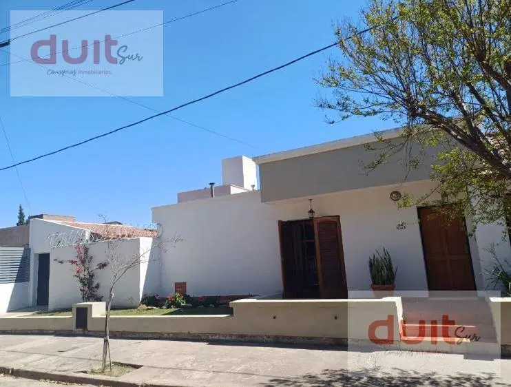 Hermosa casa en Barrio San Pablo!!! APTA CREDITO. 2