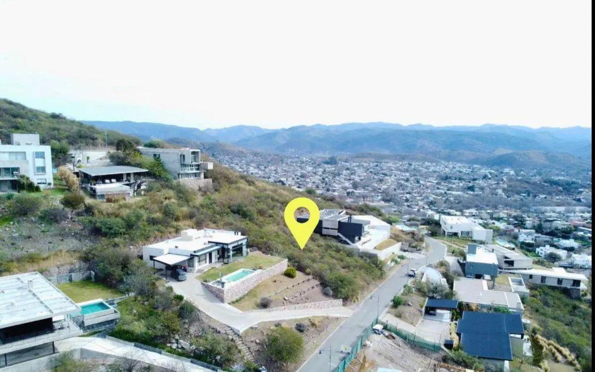 VENDO LOTE DE TERRENO EN LA CUESTA 5
