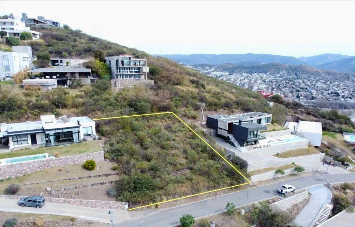 VENDO LOTE DE TERRENO EN LA CUESTA 3