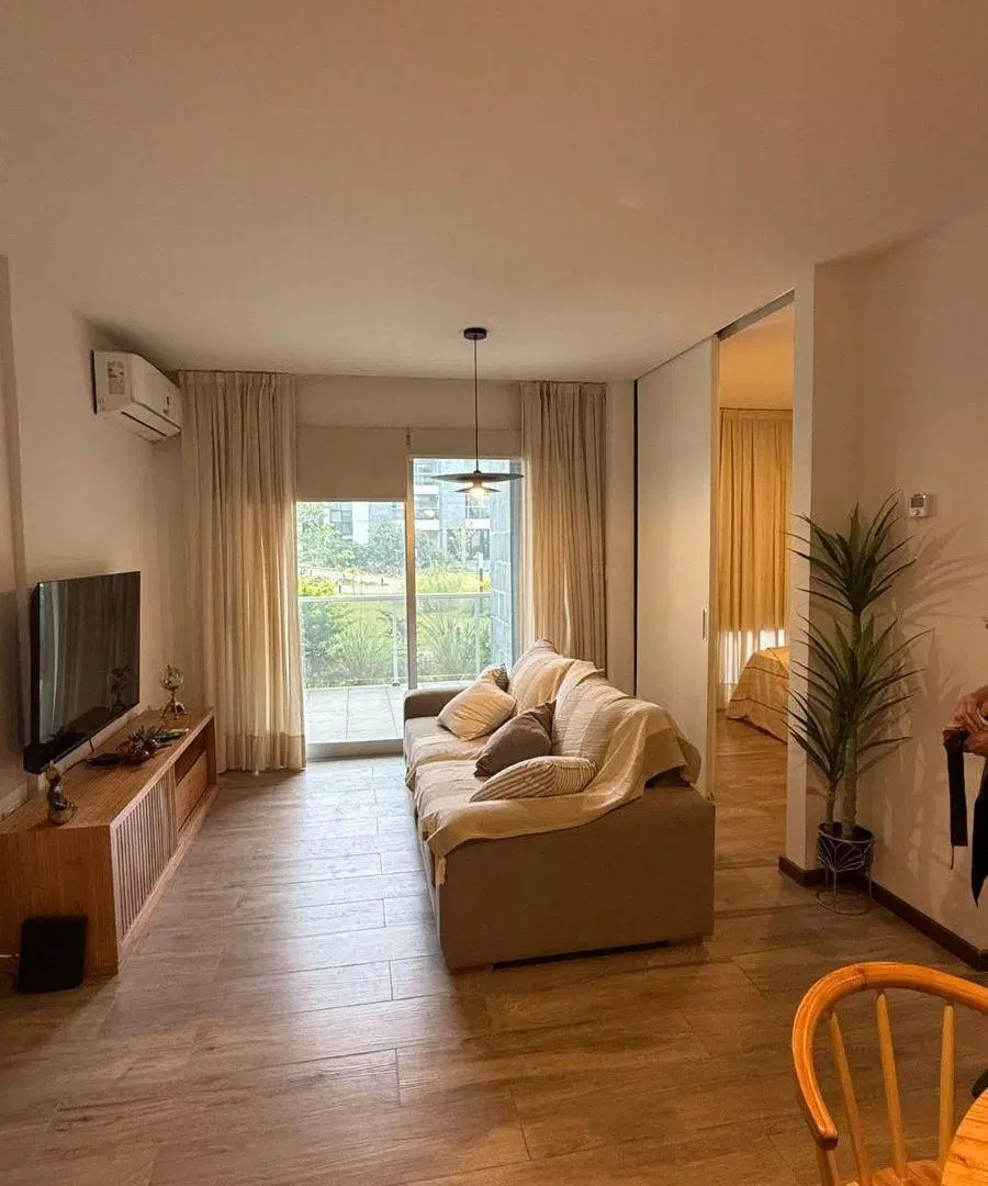 ALQUILO DEPARTAMENTO AMBLADO DE 1 DORMITORIO Y 1/2 EN URCA 1