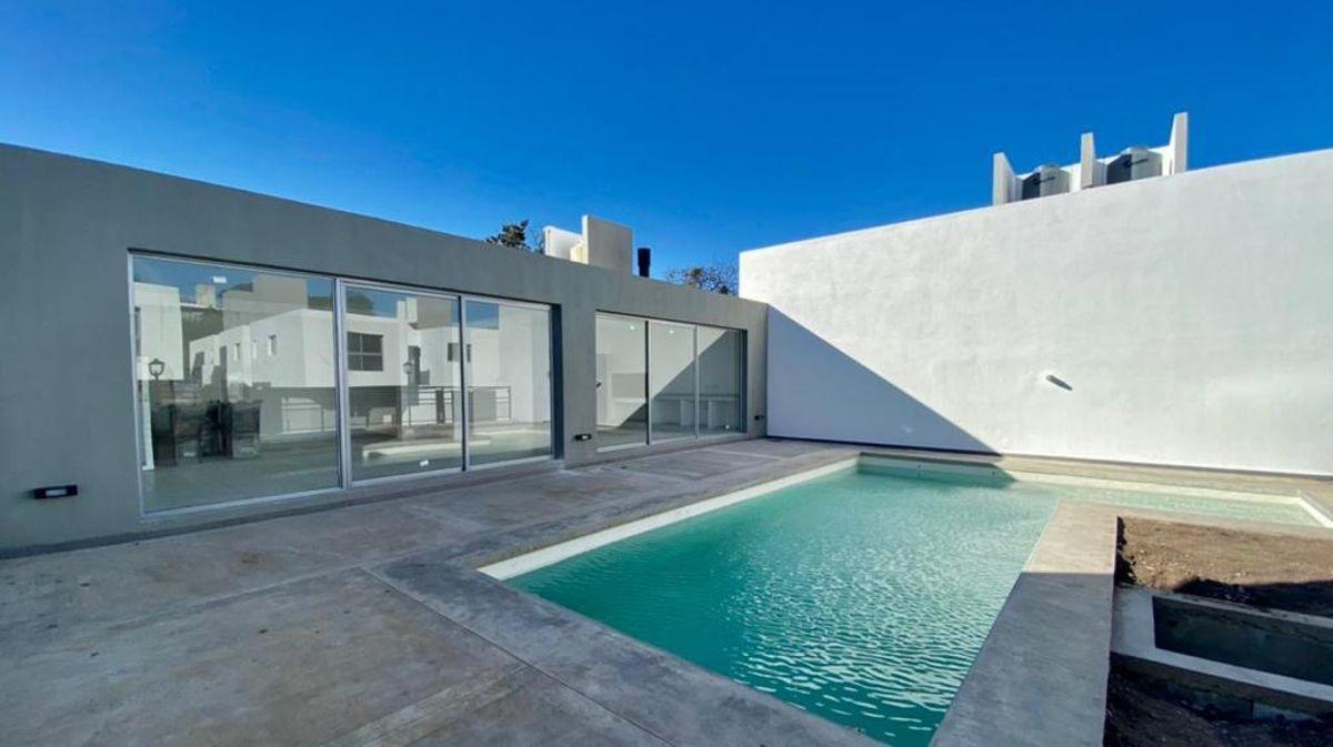 Foto de Duplex de 120 m² con 3 habitaciones en alquiler en Cuesta Colorada, imagen 1