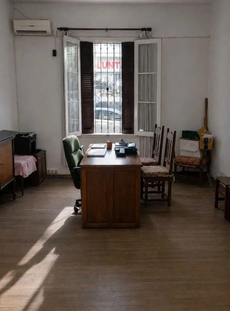 “Casona con amplio lote en pleno centro de Campana– Ideal uso comercial” 3