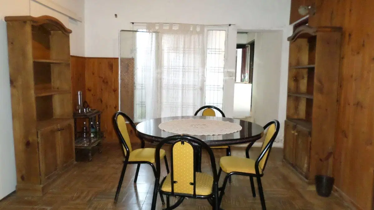 Casa 7 Ambientes Con Galpón - Renta Inmediata (Alquilada A Estudiantes) - Ideal Inversión O Uso Mixt 4