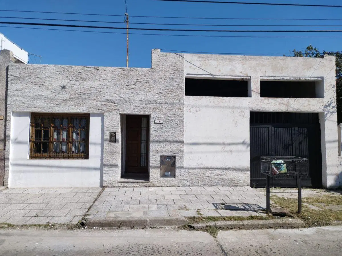 Casa 7 Ambientes Con Galpón - Renta Inmediata (Alquilada A Estudiantes) - Ideal Inversión O Uso Mixt 2