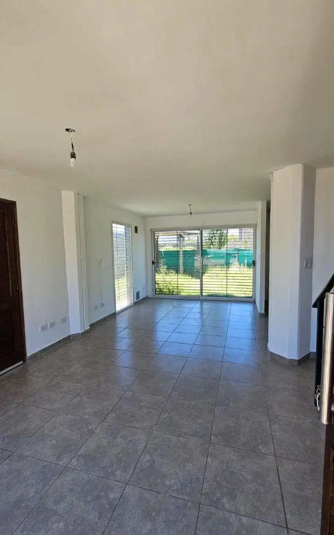 Casa con 160 m² en venta con 2 dormitorios en Tunuyán 3