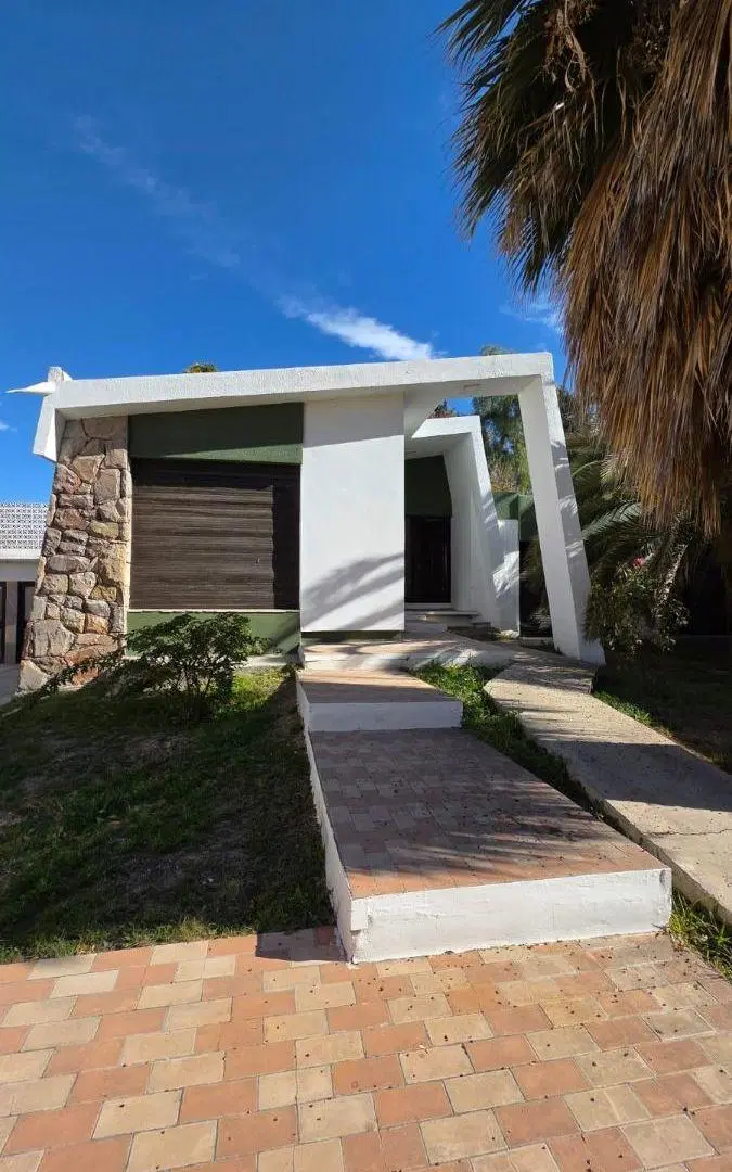 Casa de 195m2 sobre calle San Martín en venta / Tunuyán 5