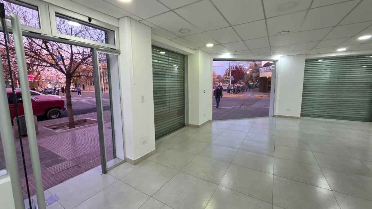 Foto de Local de 115 m² en alquiler en Tunuyán, imagen 3