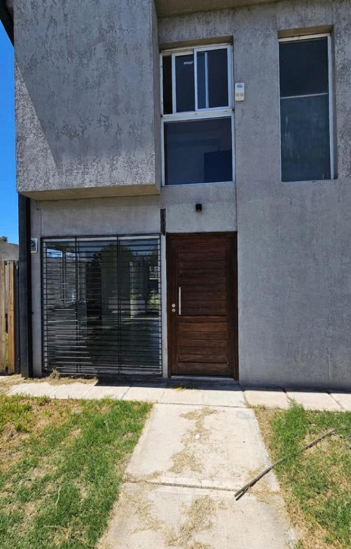 Foto de Dúplex en venta c/ cochera en Tunuyán, imagen 1