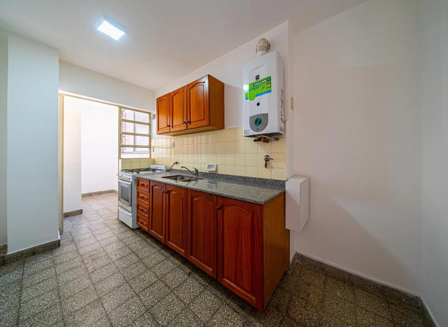 Departamento en oportunidad a metros de Av. Pellegrini 4