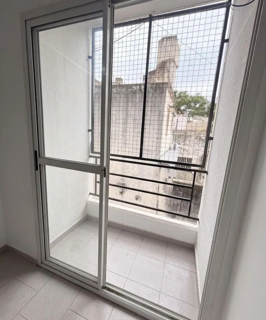 Departamento en oportunidad a metros de Av. Pellegrini 3