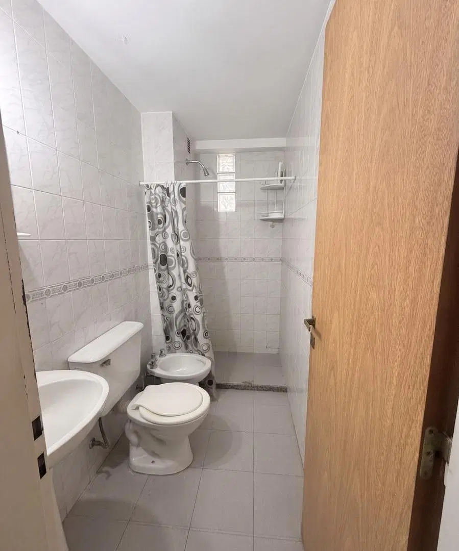 Departamento en oportunidad a metros de Av. Pellegrini 5