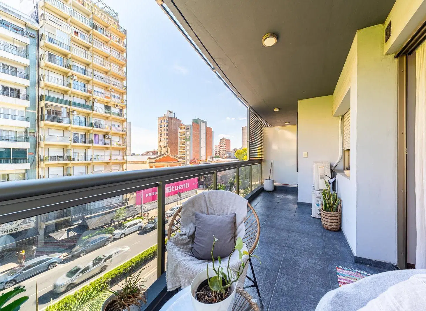 Departamento un dormitorio sobre Av. Pellegrini 4