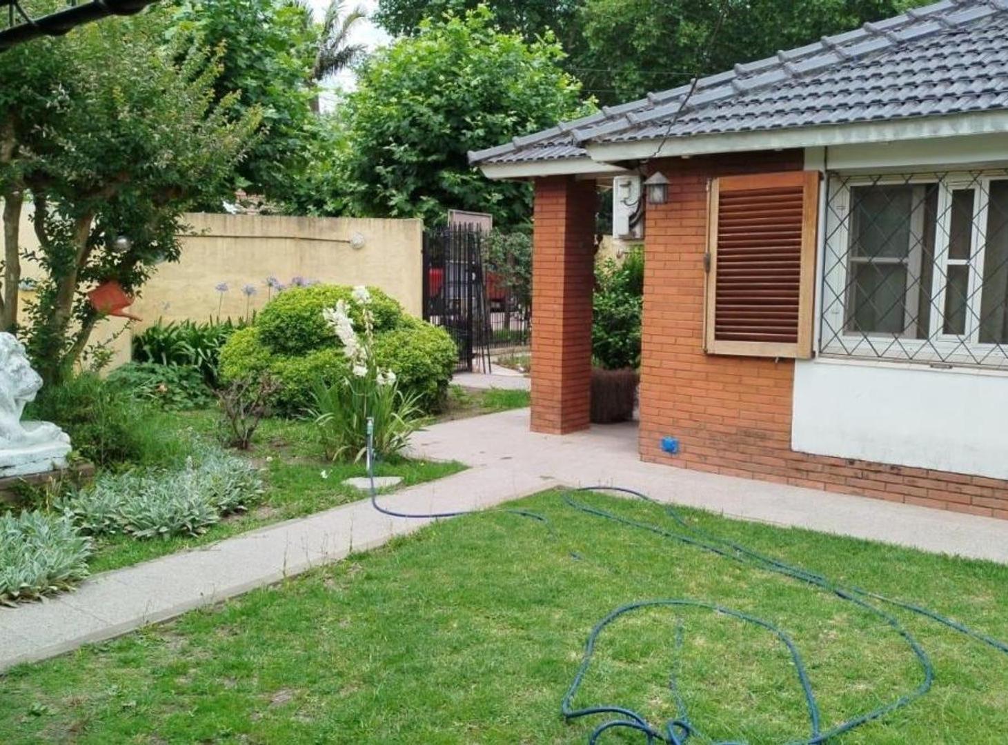 Foto de Hermoso Chalet en zona residencial Longchamps, imagen 1