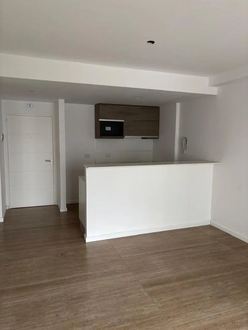 VENTA DEPARTAMENTO 2 AMBIENTES CON COCHERA Canning Center. 2