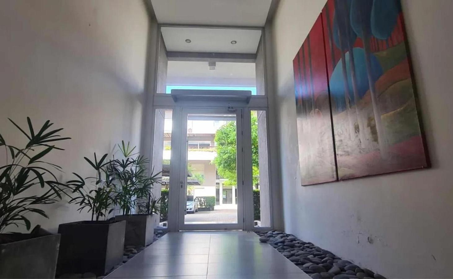 Foto de Alquiler | Departamento con jardín propio y piscina, imagen 5