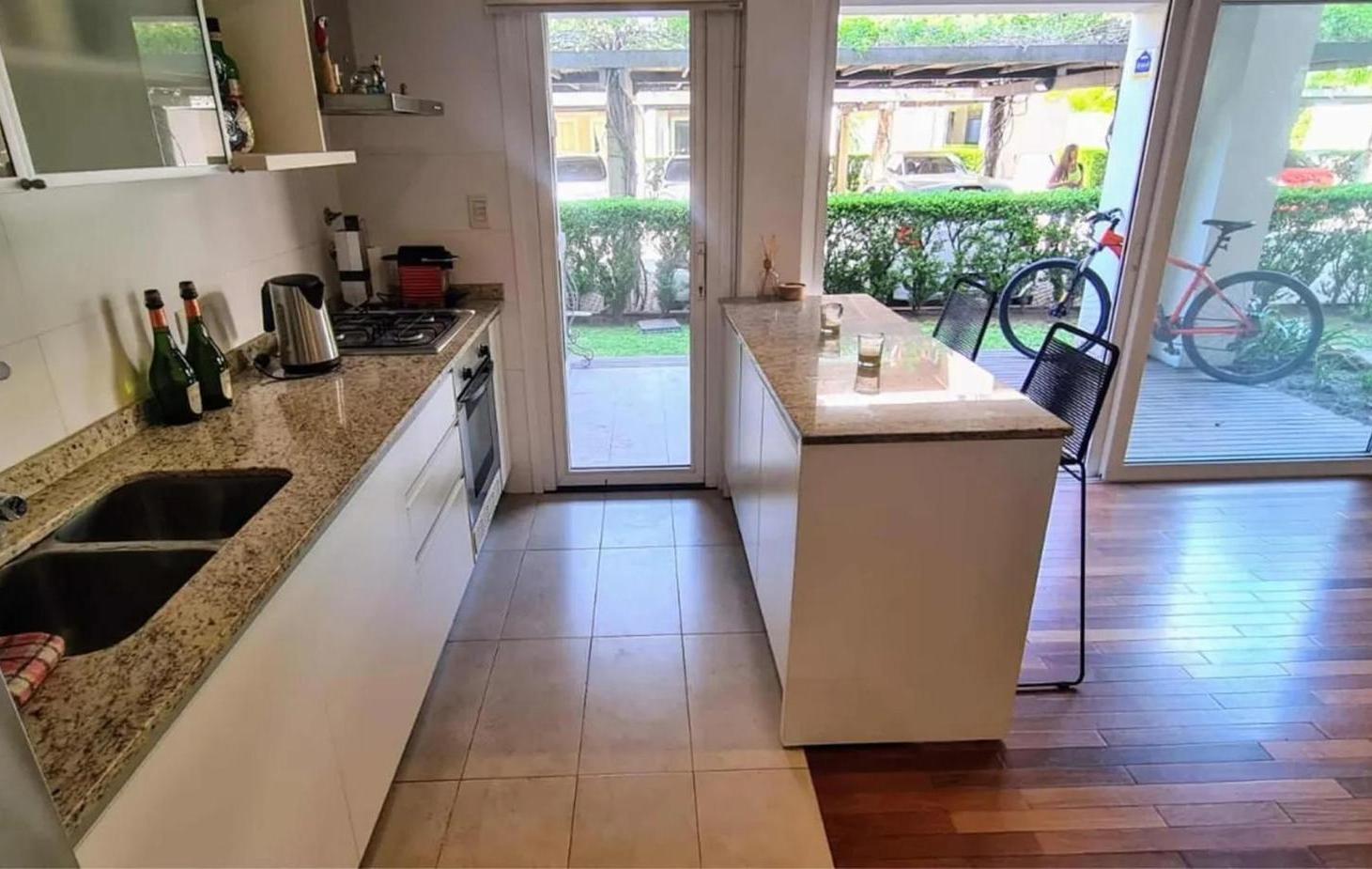Foto de Alquiler | Departamento con jardín propio y piscina, imagen 3