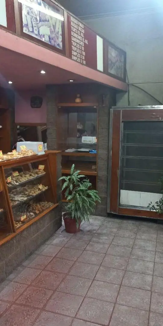 Venta de Local en pleno corazon de Lanus. 5