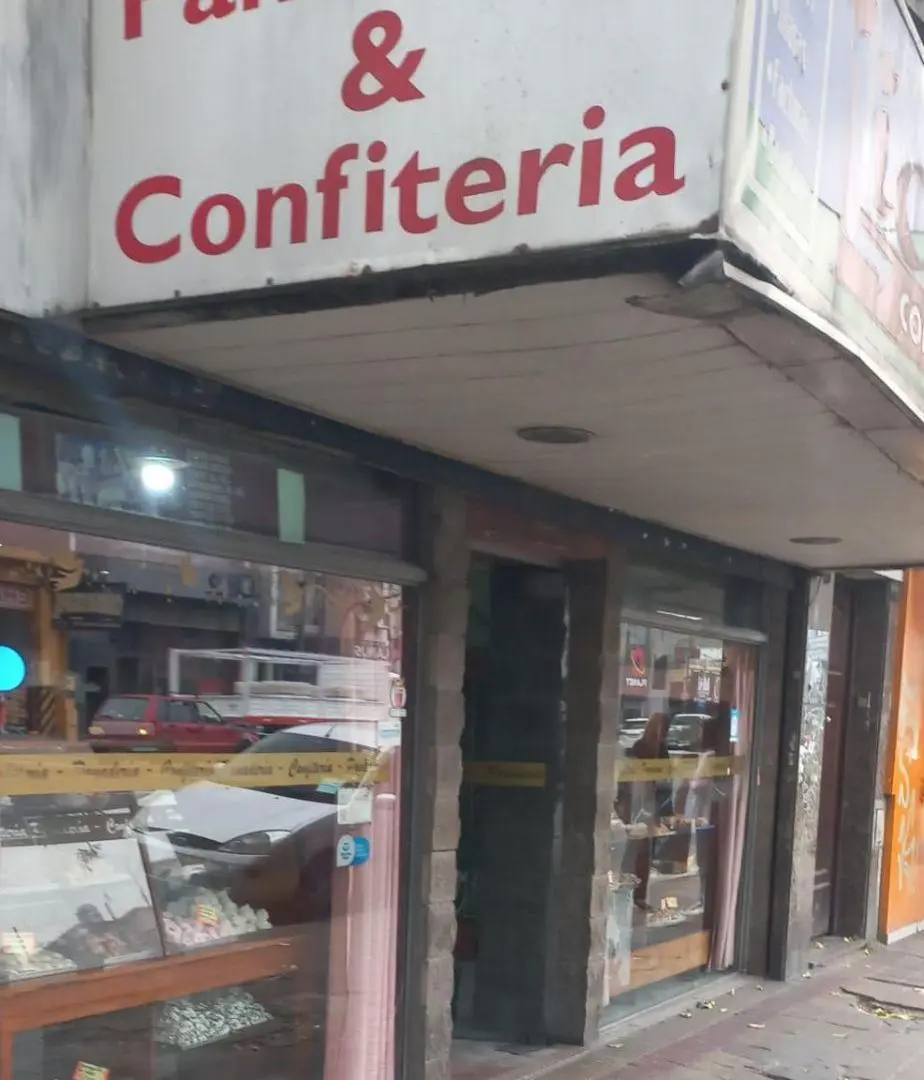 Venta de Local en pleno corazon de Lanus. 2
