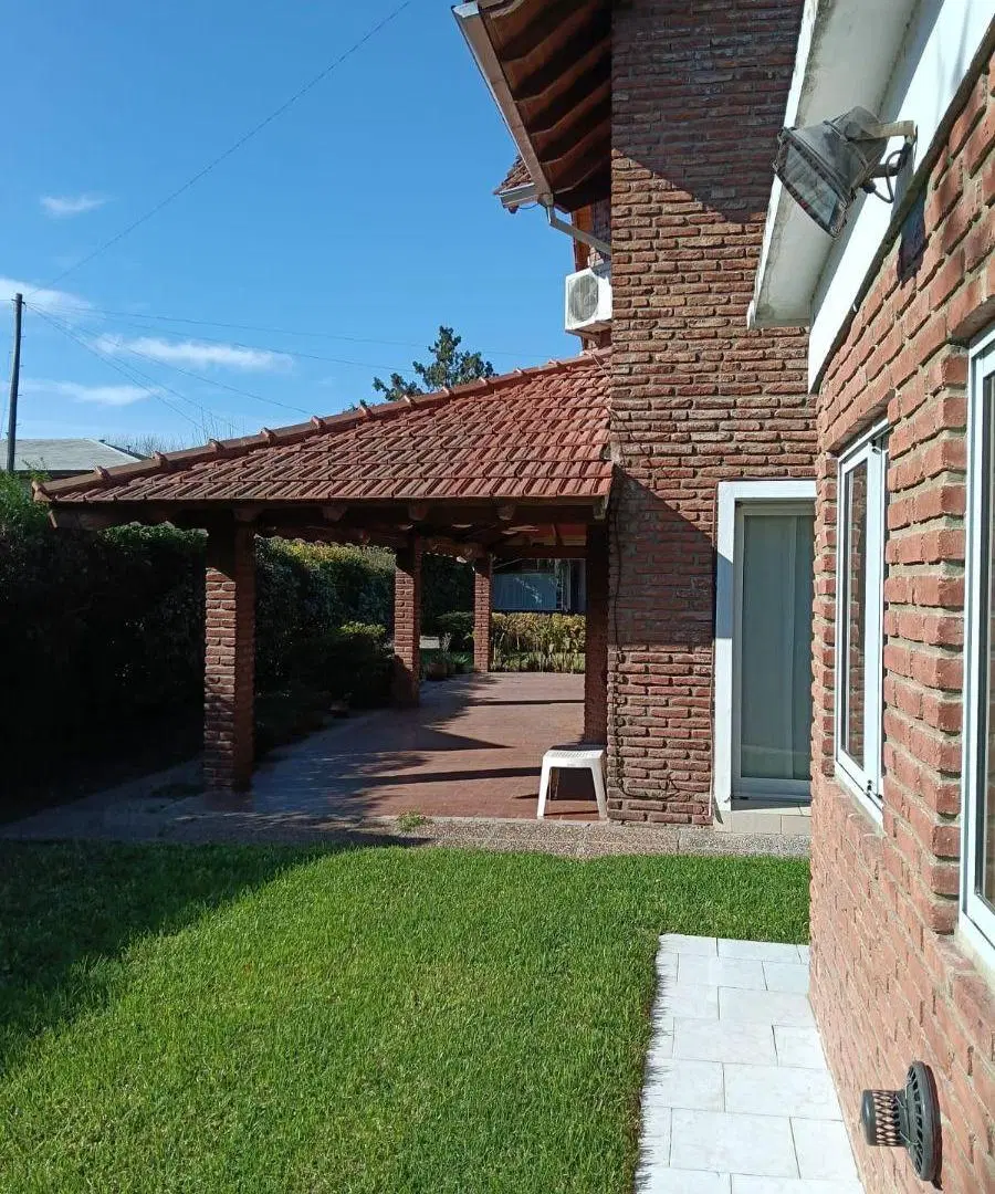 HERMOSO CHALET DE 4 AMBIENTES A LA VENTA EN EL COUNTRY MI REFUGIO 5