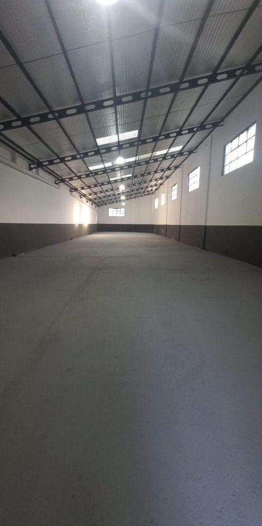 Foto de Galpon de 450 m² con 2 baños en alquiler en Monte Grande, imagen 2