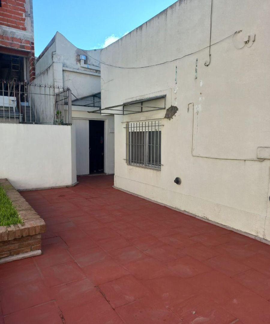 Foto de Casa a la venta de 3 ambientes con un salon de 125 m2., imagen 3