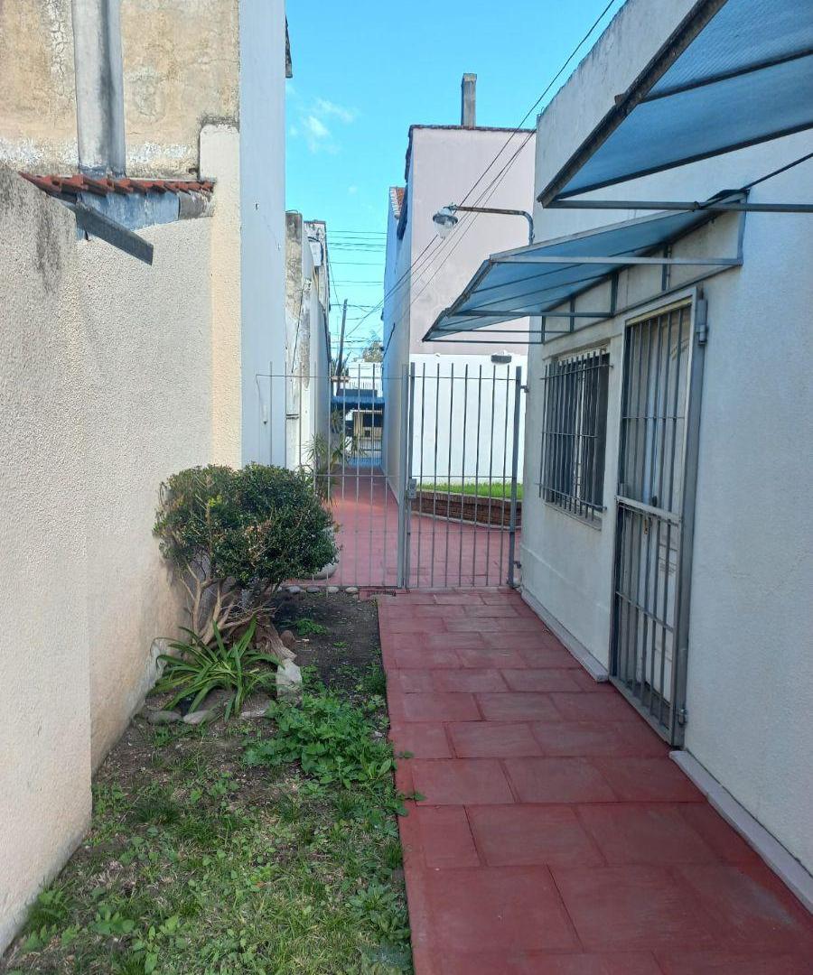 Foto de Casa a la venta de 3 ambientes con un salon de 125 m2., imagen 4