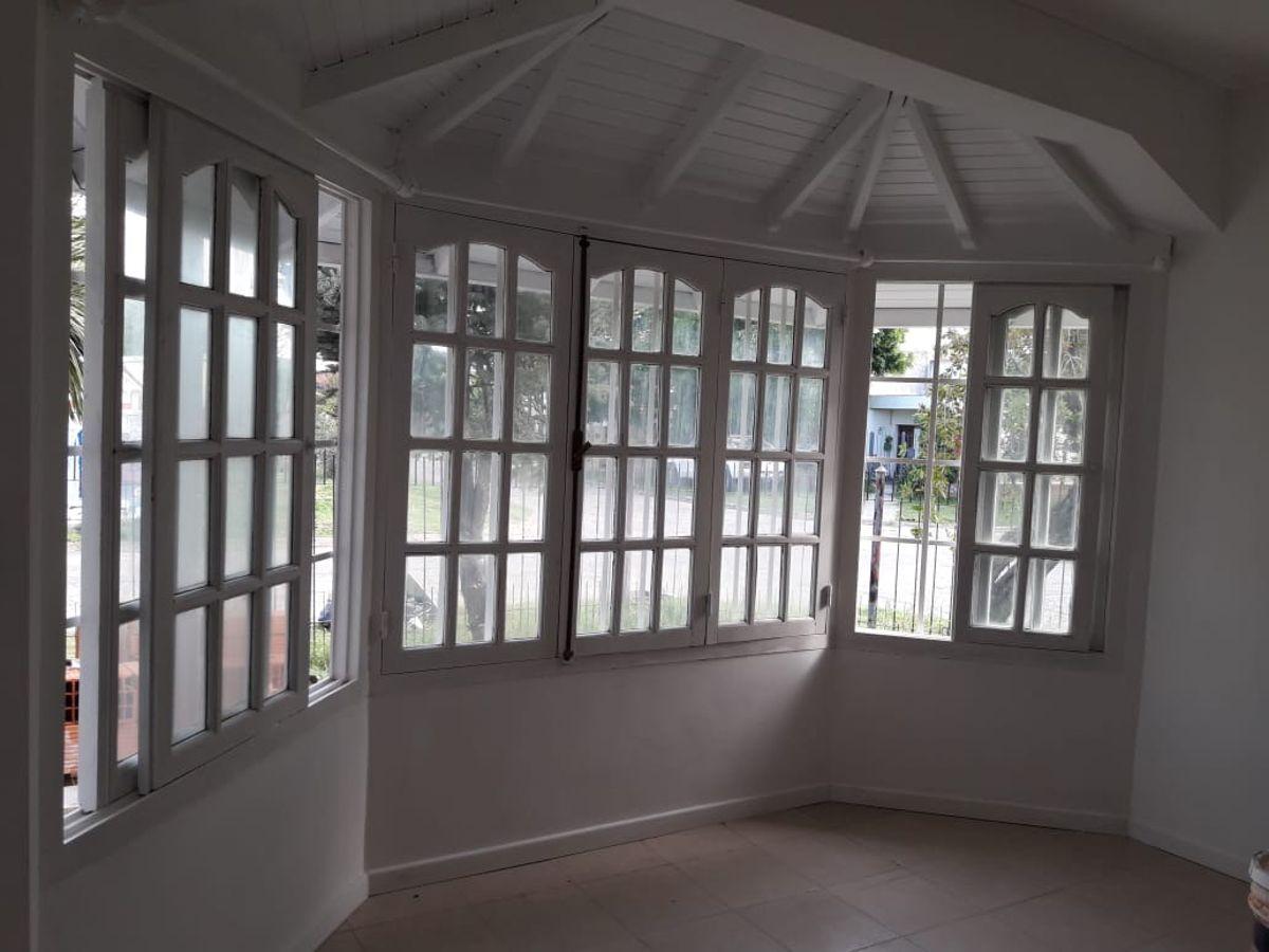 Foto de PH de 3 ambientes en alquiler en Luis Guillon, imagen 2