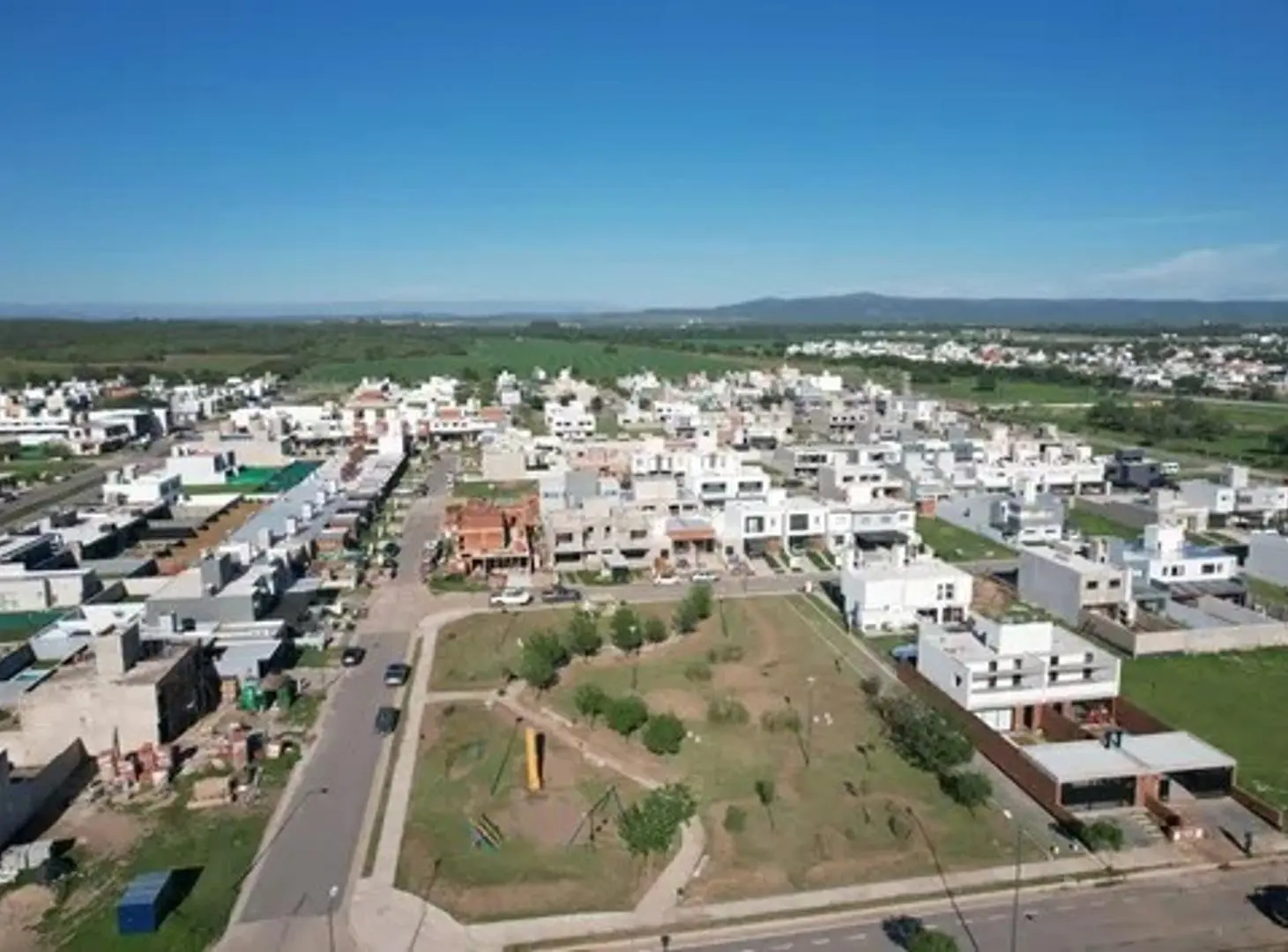 SE VENDE TERRENO DOCTA APTO DUPLEX Y COMERCIO 4