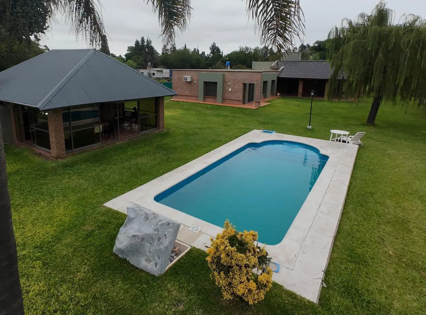Villa Esquiu! Casa Tipo Quinta Premium a 500 m de Circunvalación! 8.000 m² (oportunidad) 5
