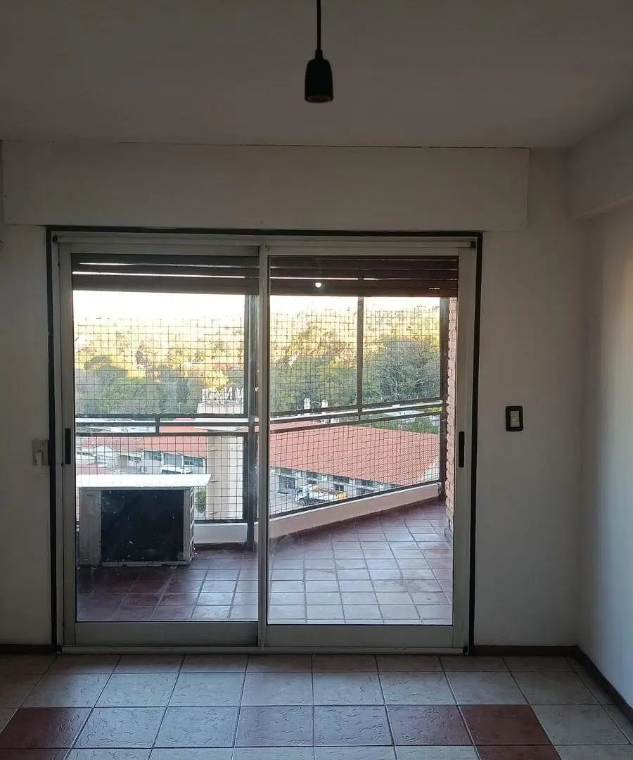 Departamento 2 dormitorios con cochera privada y amplio balcón en Nueva Cordoba 5