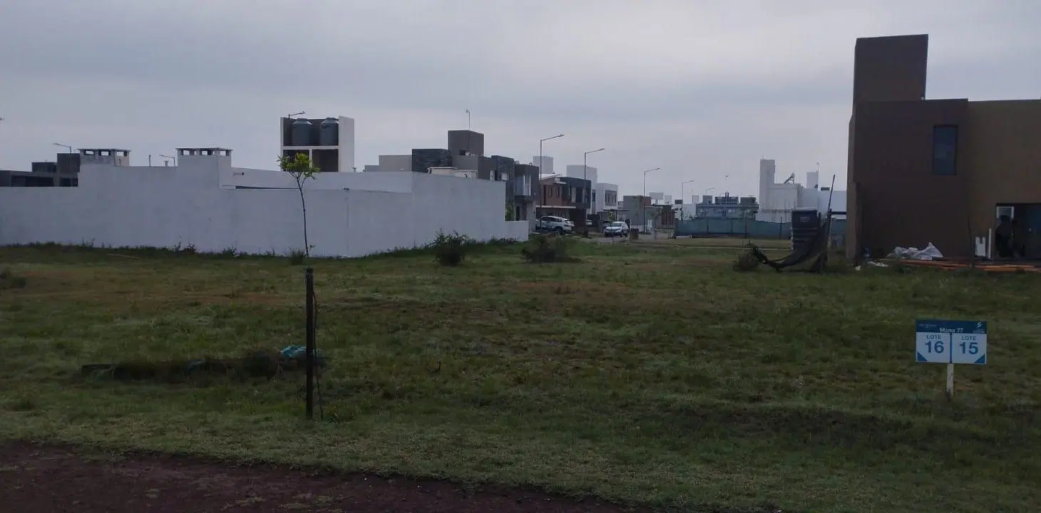 EXCLUSIVO LOTE EN SAN IGNACIO VILLAGE – APTO DÚPLEX | LISTO PARA CONSTRUIR 1