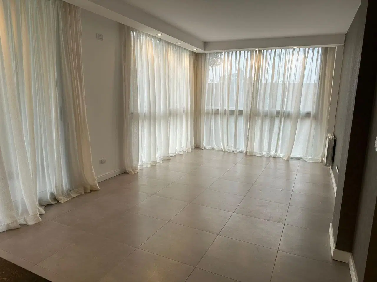 VENDO DEPTO 2 DORMI EN LA ROSELLA IV, VALLE ESCONDIDO 4