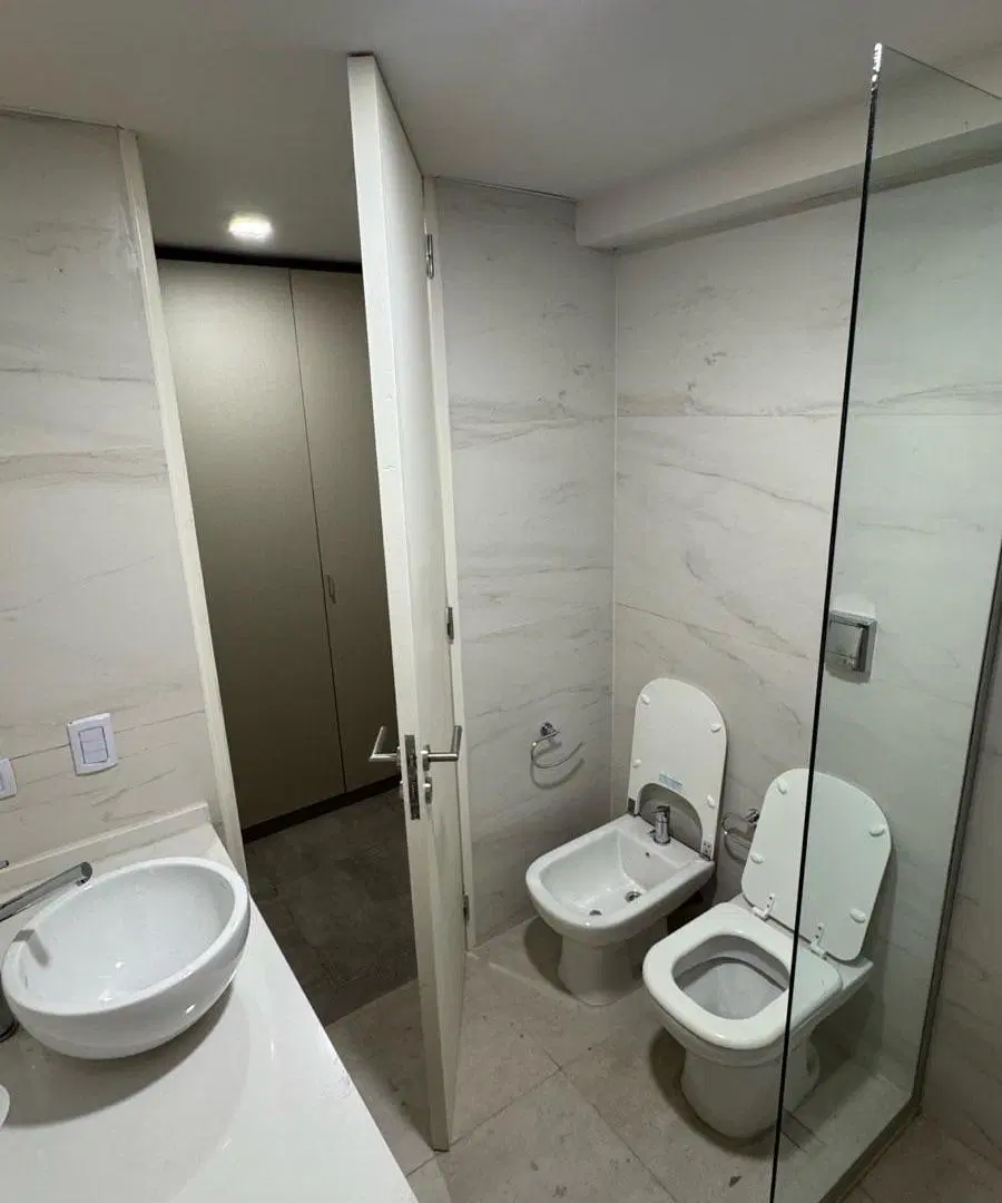 Duplex de 2 dorm con cochera y patio en Costas de Manantiales 3