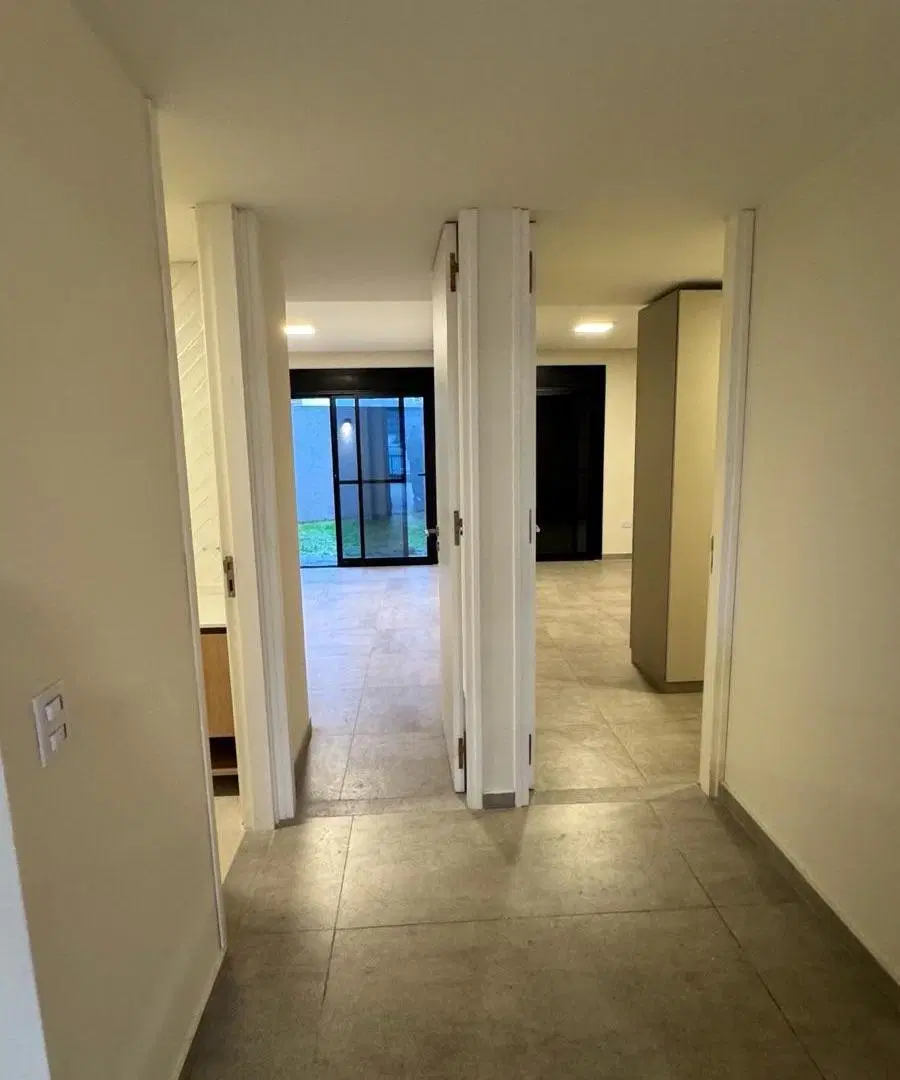 Duplex de 2 dorm con cochera y patio en Costas de Manantiales 4
