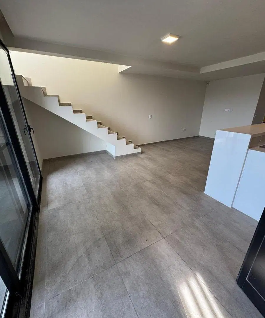 Duplex de 2 dorm con terraza y cochera - Costas de Manantiales 2