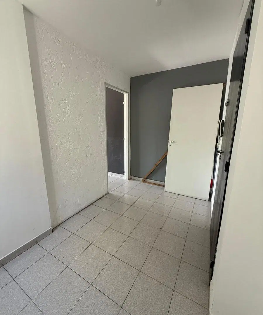 Oficina en Alquiler, ideal Profesionales - Primer Piso - Alberdi, Córdo 8
