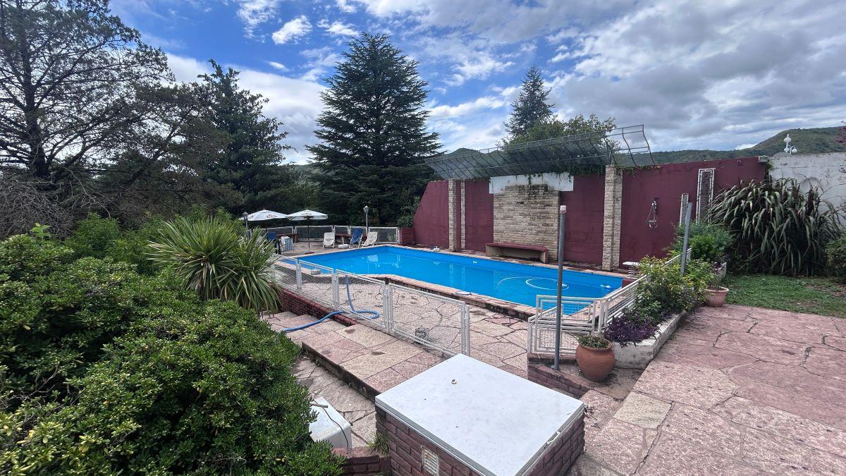 Hermosa Pileta, Departamento, un Baño, Terreno de 450 m.