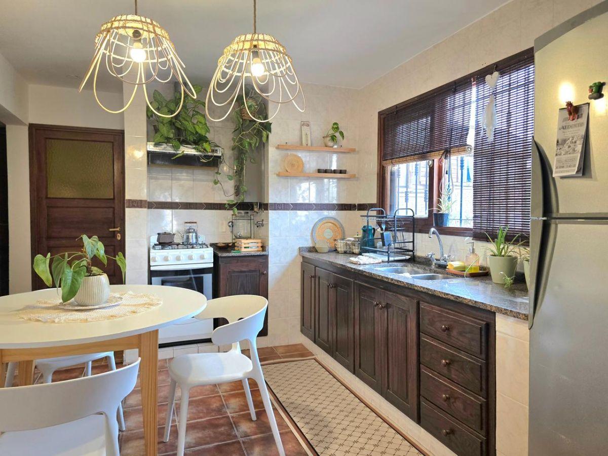 Foto de ESPACIO, NATURALEZA, CONFORT amplia casa con parque, quincho, alarma, en Villa Giardino, imagen 4