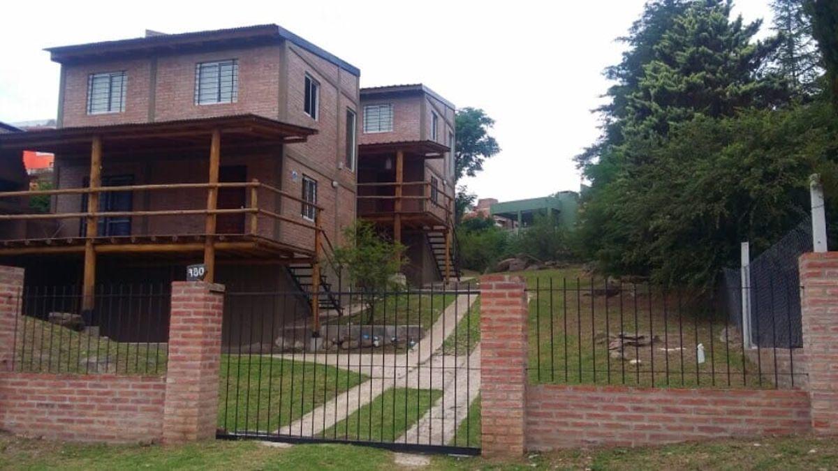 Foto de OPORTUNIDAD DE INVERSIÓN | COMPLEJO DE 2 CABAÑAS FRENTE AL RÍO, imagen 3