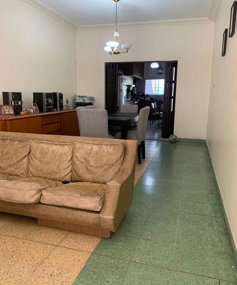 Casa en venta zona Ward, Morón, 5 ambientes con cochera y jardín, Villa Sarmiento, Morón 2