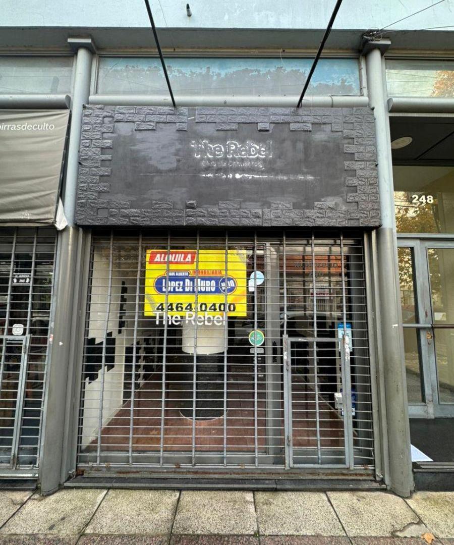Local en alquiler con entrepiso y baño, excelente ubicación Ramos Mejía