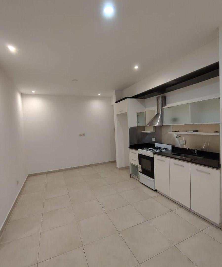 Foto de Departamento en alquiler 2 ambientes en alquiler con balcón y cochera, Ramos Mejía, imagen 3