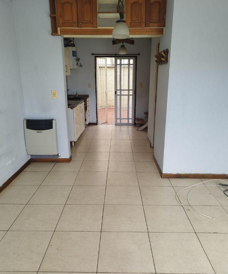Foto de ALQUILER DUPLEX 3 AMBIENTES CON PATIO Y SIN EXPENSAS. ENTRADA, imagen 1