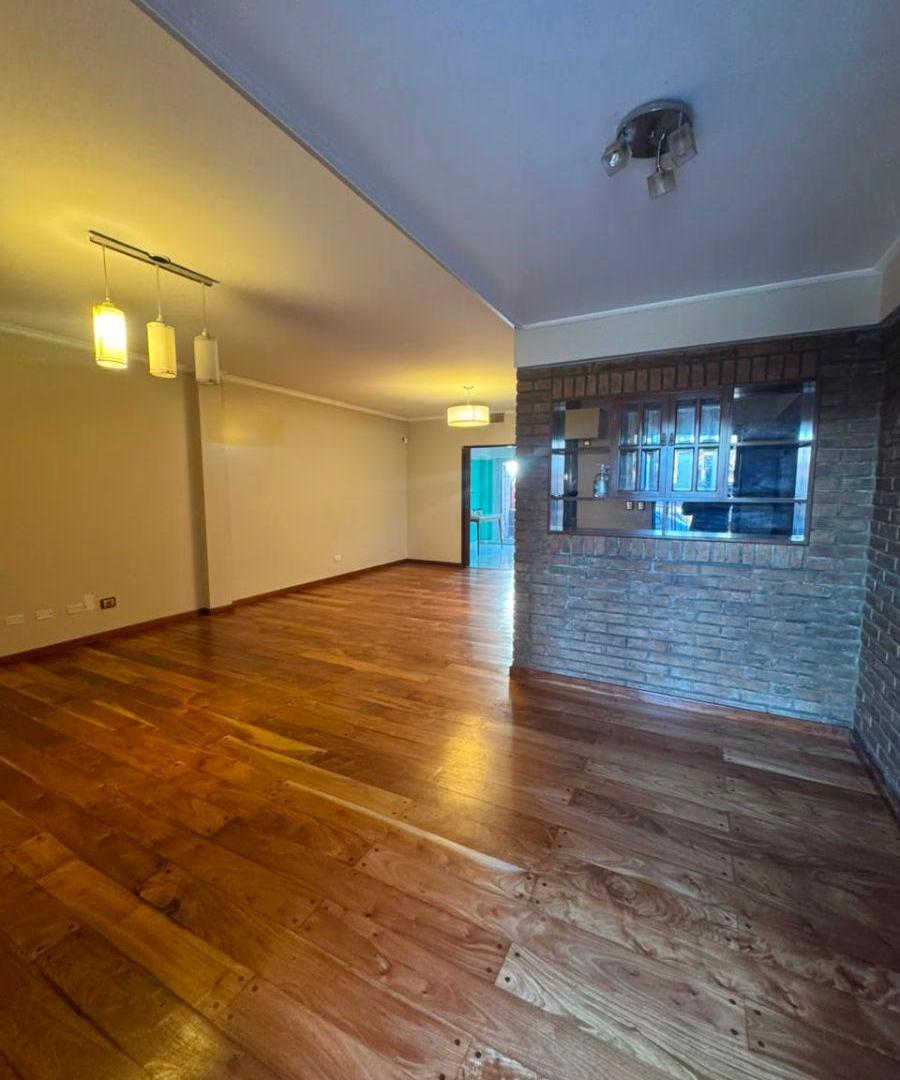 Foto de VENTA CHALET 6 AMB. C/ GARAGE P/ 2 AUTOS *FONDO LIBRE C/ PARRILLA *, imagen 3