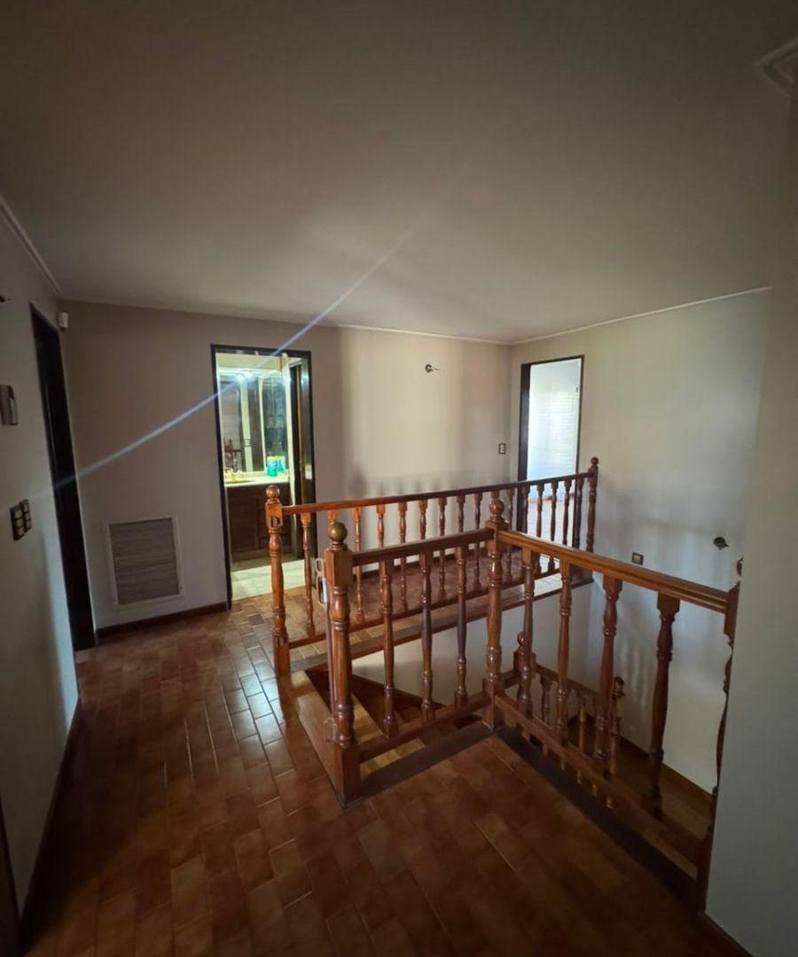 Foto de VENTA CHALET 6 AMB. C/ GARAGE P/ 2 AUTOS *FONDO LIBRE C/ PARRILLA *, imagen 4