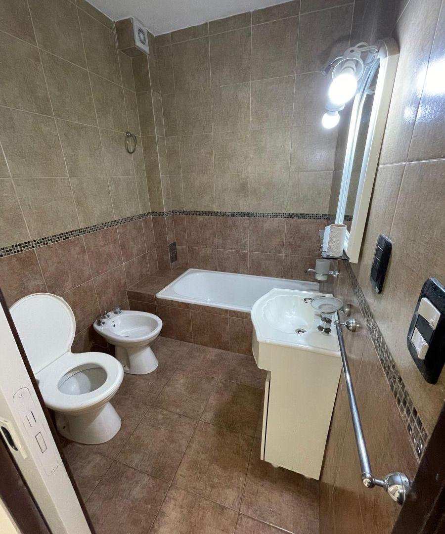 Foto de Departamento ph en alquiler 2 ambientes con patio y cochera, sin, imagen 4