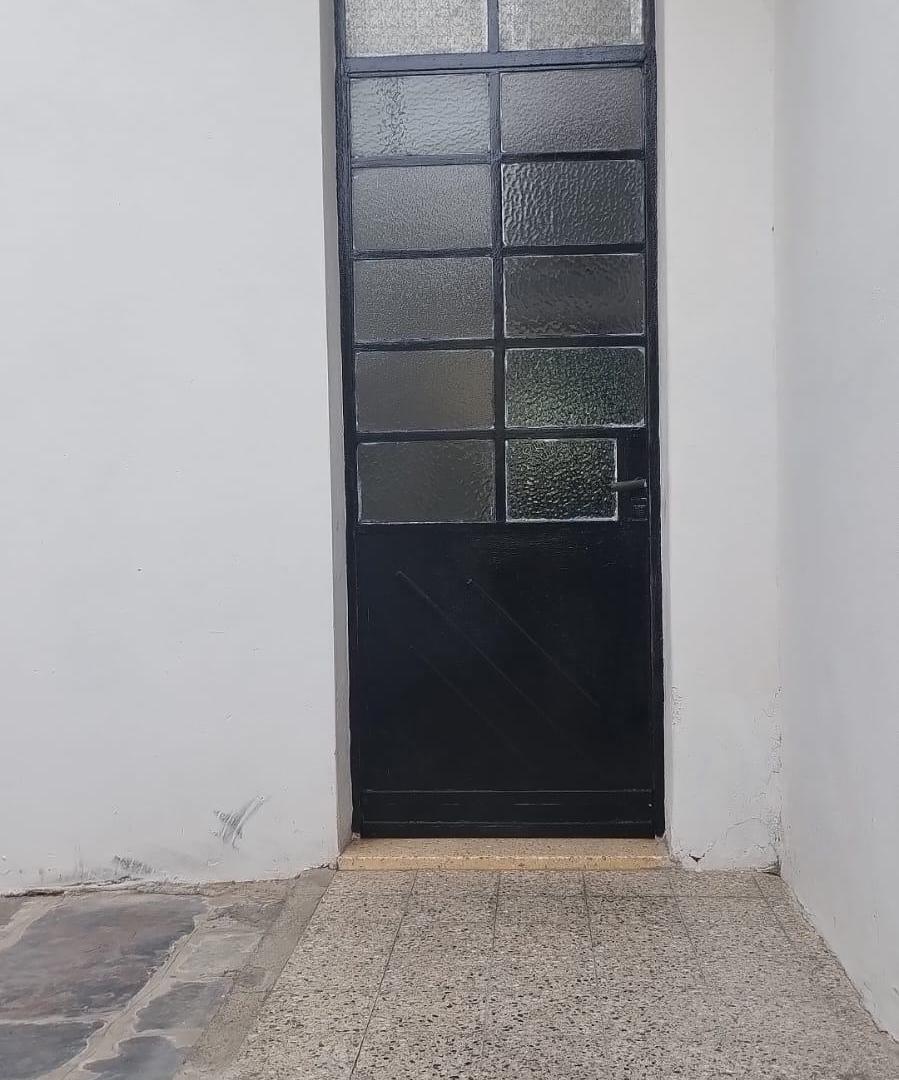 Foto de VENTA 2 CASAS Y UN DEPARTAMENTO EN TANDIL, imagen 2